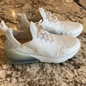 Nike 270, size 8